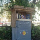 The Little Library at Bardwell and South streets is reborn!